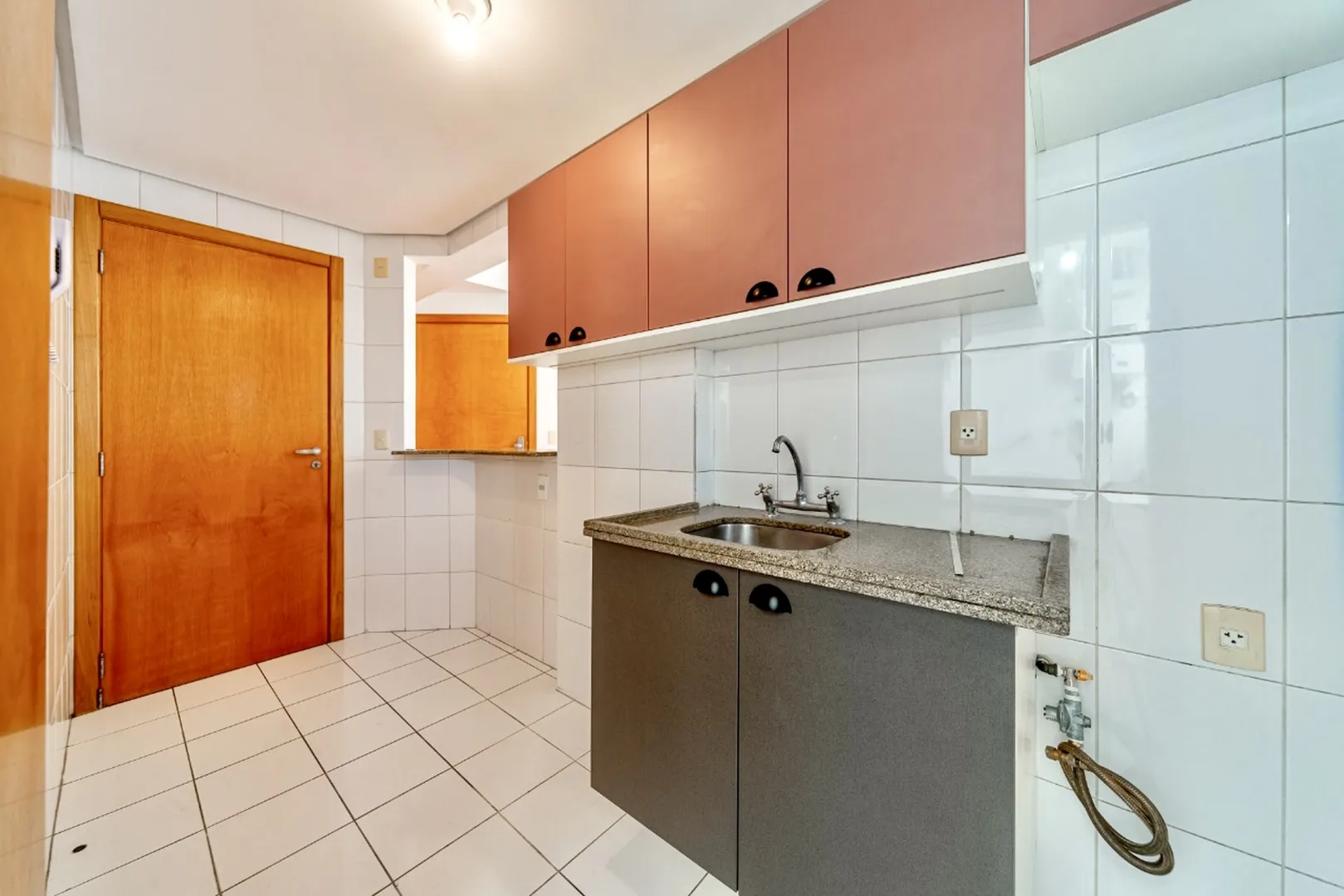 R$ 465.000 - &Oacute;TIMO APARTAMENTO - 51M2 - 1 DORM - SACAD&Atilde;O - 1 VAGA Rua Carvalho Monteiro Porto Alegre - 