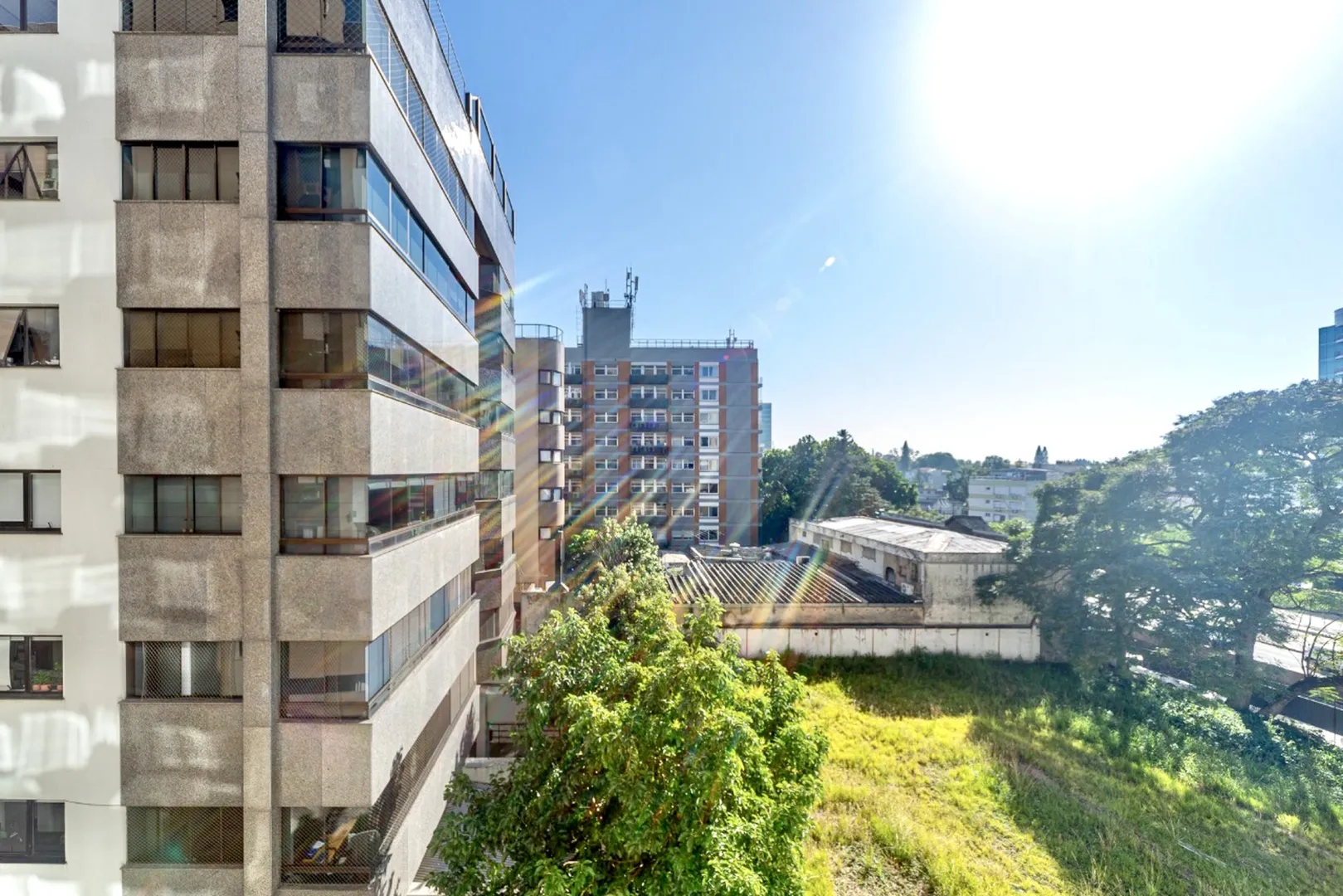 R$ 465.000 - &Oacute;TIMO APARTAMENTO - 51M2 - 1 DORM - SACAD&Atilde;O - 1 VAGA Rua Carvalho Monteiro Porto Alegre - 