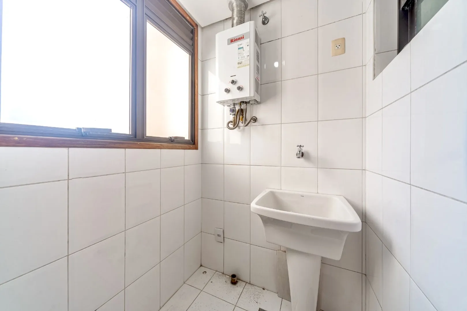 R$ 465.000 - &Oacute;TIMO APARTAMENTO - 51M2 - 1 DORM - SACAD&Atilde;O - 1 VAGA Rua Carvalho Monteiro Porto Alegre - 