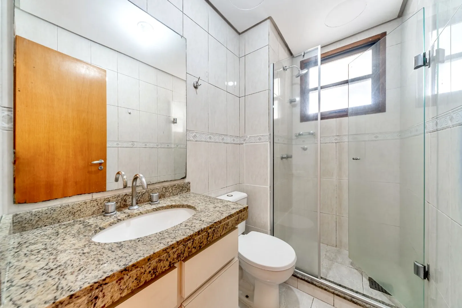 R$ 465.000 - &Oacute;TIMO APARTAMENTO - 51M2 - 1 DORM - SACAD&Atilde;O - 1 VAGA Rua Carvalho Monteiro Porto Alegre - 