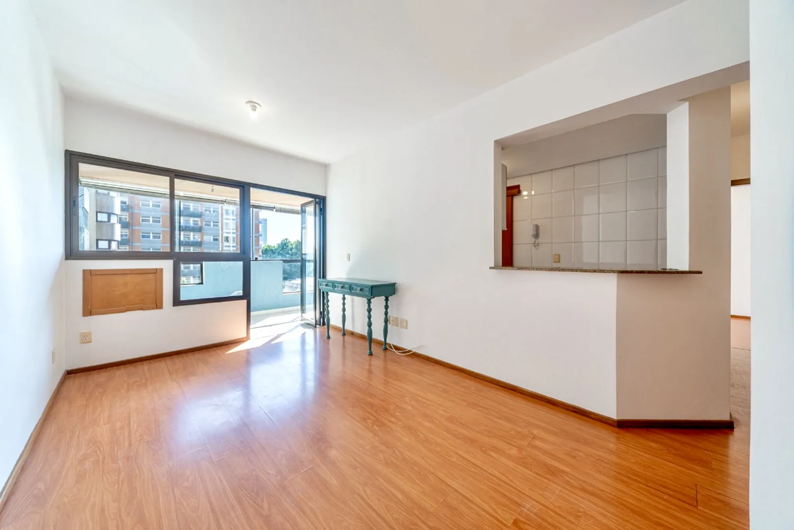R$ 465.000 - &Oacute;TIMO APARTAMENTO - 51M2 - 1 DORM - SACAD&Atilde;O - 1 VAGA Rua Carvalho Monteiro Porto Alegre - 