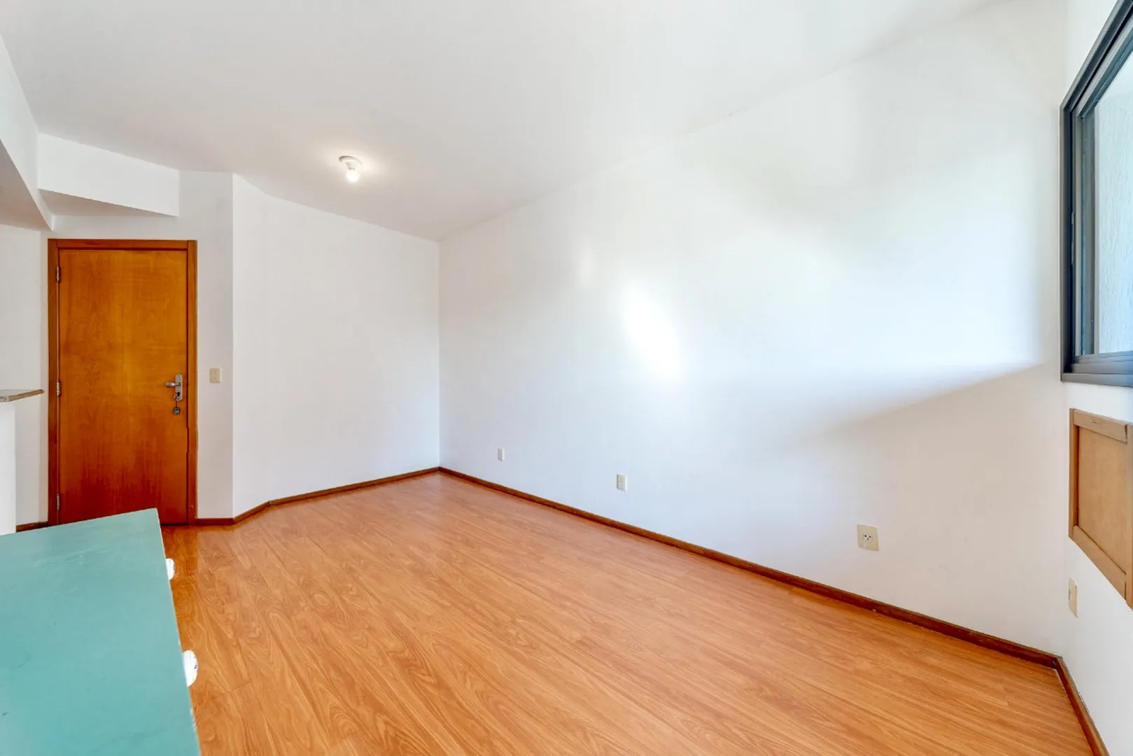 R$ 465.000 - &Oacute;TIMO APARTAMENTO - 51M2 - 1 DORM - SACAD&Atilde;O - 1 VAGA Rua Carvalho Monteiro Porto Alegre - 