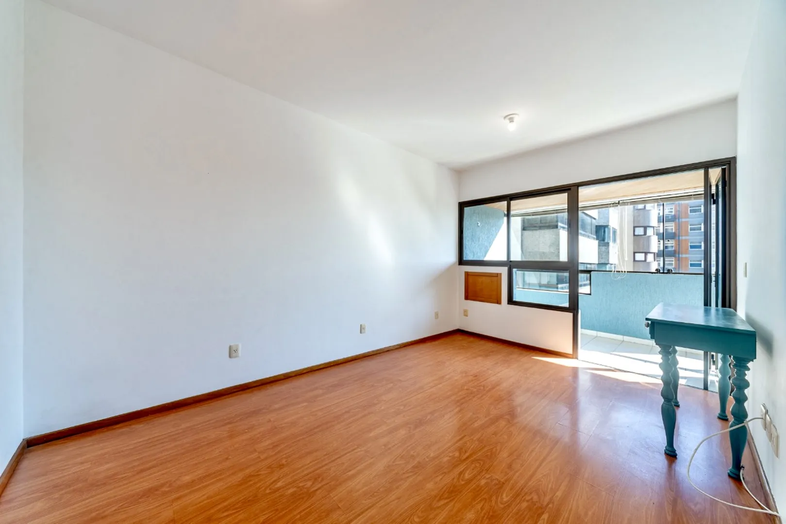 R$ 465.000 - &Oacute;TIMO APARTAMENTO - 51M2 - 1 DORM - SACAD&Atilde;O - 1 VAGA Rua Carvalho Monteiro Porto Alegre - 