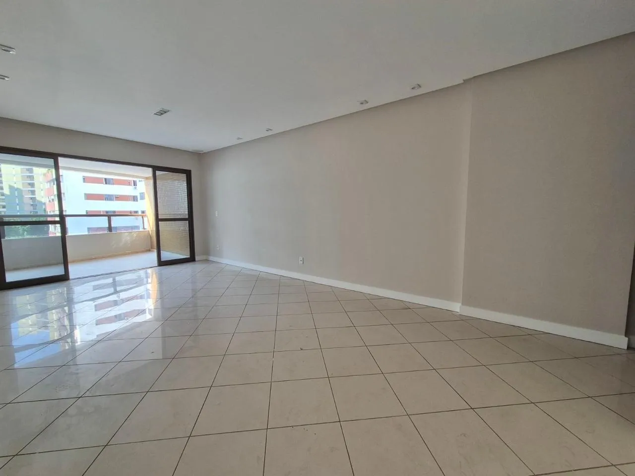 APARTAMENTO ALTO PADR&Atilde;O 4 QUARTOS 3 SU&Iacute;TES VARANDA PISCINA ACADEMIA &Agrave; VENDA NA PITUBA! Rua Ceará Salvador - 