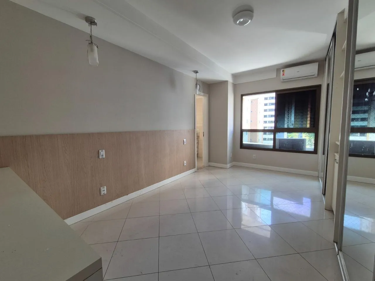 APARTAMENTO ALTO PADR&Atilde;O 4 QUARTOS 3 SU&Iacute;TES VARANDA PISCINA ACADEMIA &Agrave; VENDA NA PITUBA! Rua Ceará Salvador - 