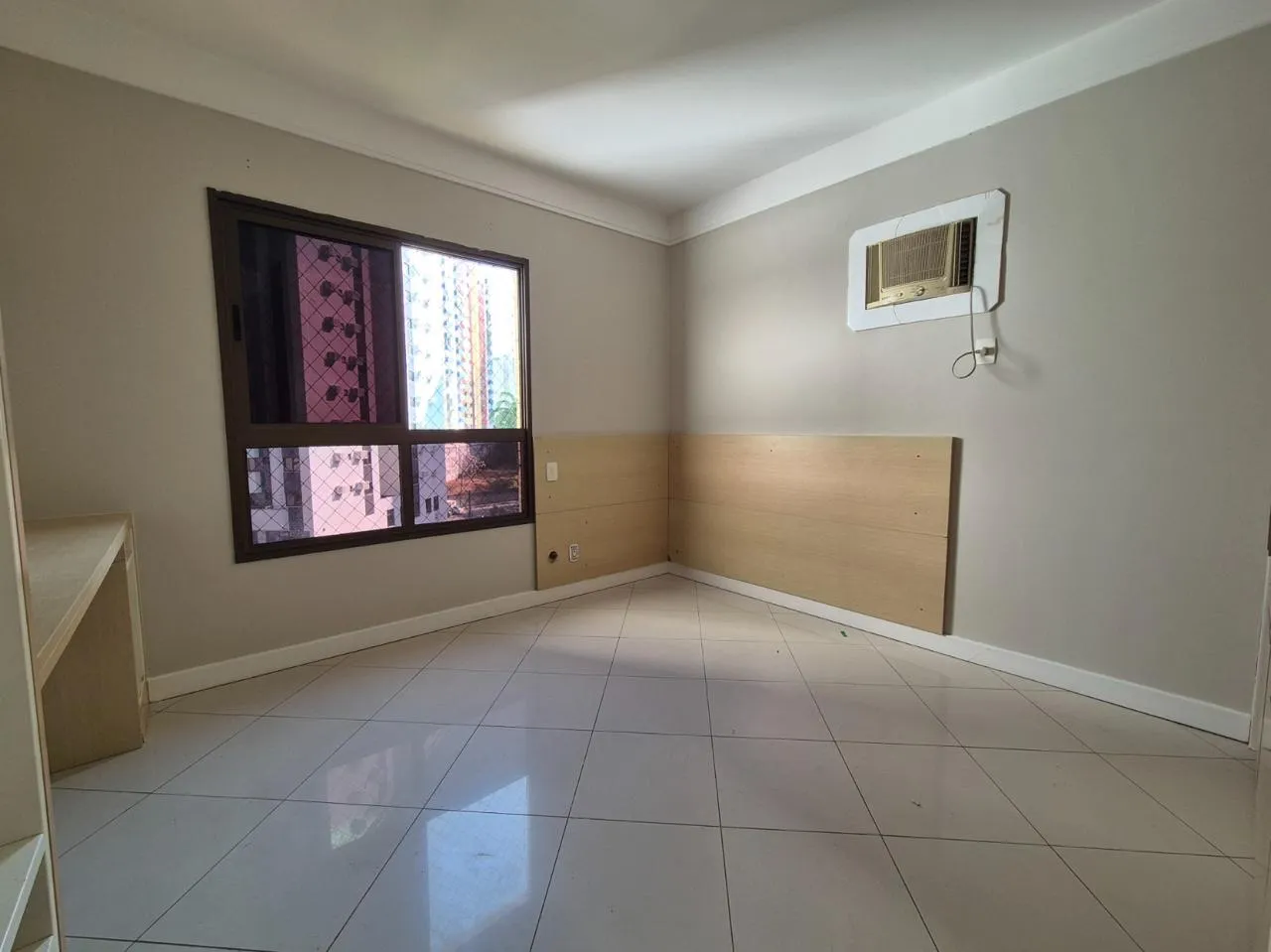 APARTAMENTO ALTO PADR&Atilde;O 4 QUARTOS 3 SU&Iacute;TES VARANDA PISCINA ACADEMIA &Agrave; VENDA NA PITUBA! Rua Ceará Salvador - 