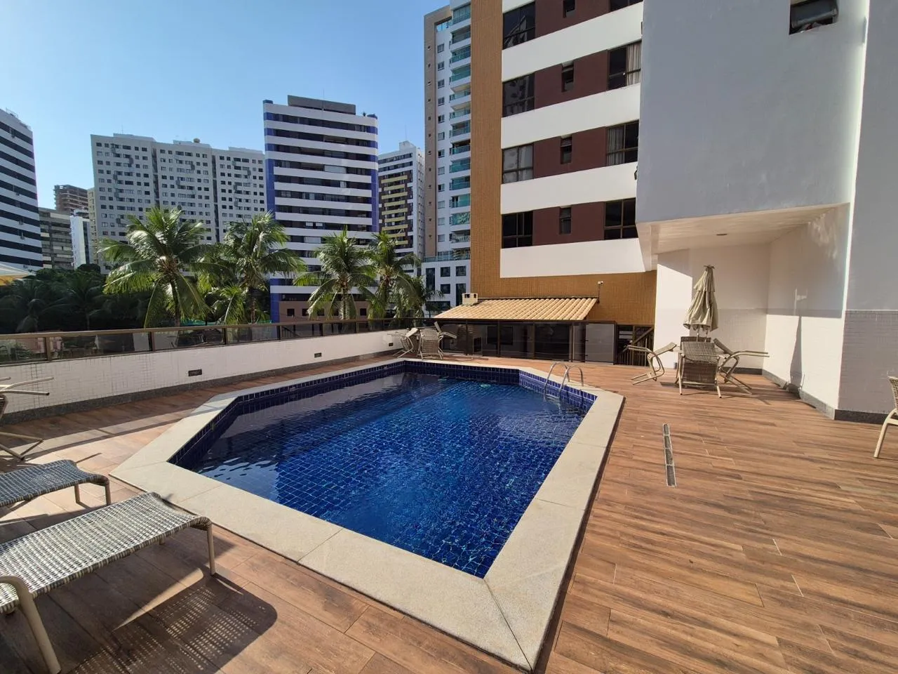 APARTAMENTO ALTO PADR&Atilde;O 4 QUARTOS 3 SU&Iacute;TES VARANDA PISCINA ACADEMIA &Agrave; VENDA NA PITUBA! Rua Ceará Salvador - 