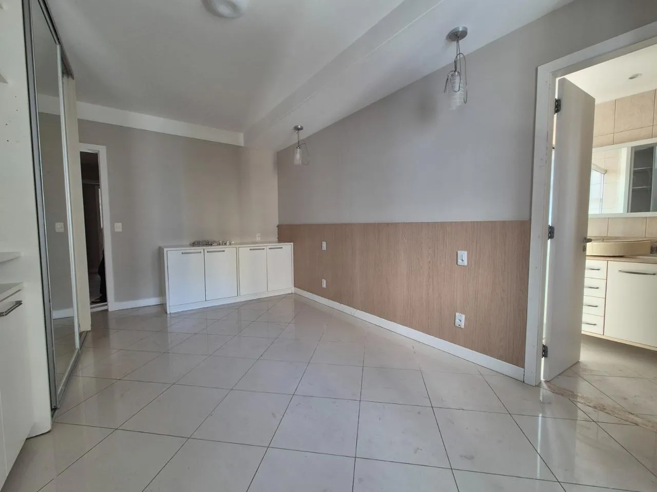 APARTAMENTO ALTO PADR&Atilde;O 4 QUARTOS 3 SU&Iacute;TES VARANDA PISCINA ACADEMIA &Agrave; VENDA NA PITUBA! Rua Ceará Salvador - 