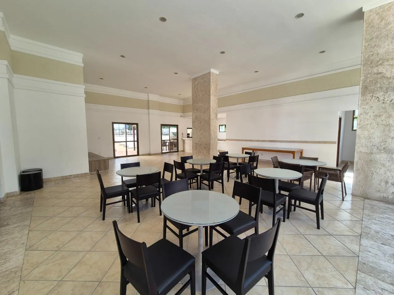 APARTAMENTO ALTO PADR&Atilde;O 4 QUARTOS 3 SU&Iacute;TES VARANDA PISCINA ACADEMIA &Agrave; VENDA NA PITUBA! Rua Ceará Salvador - 