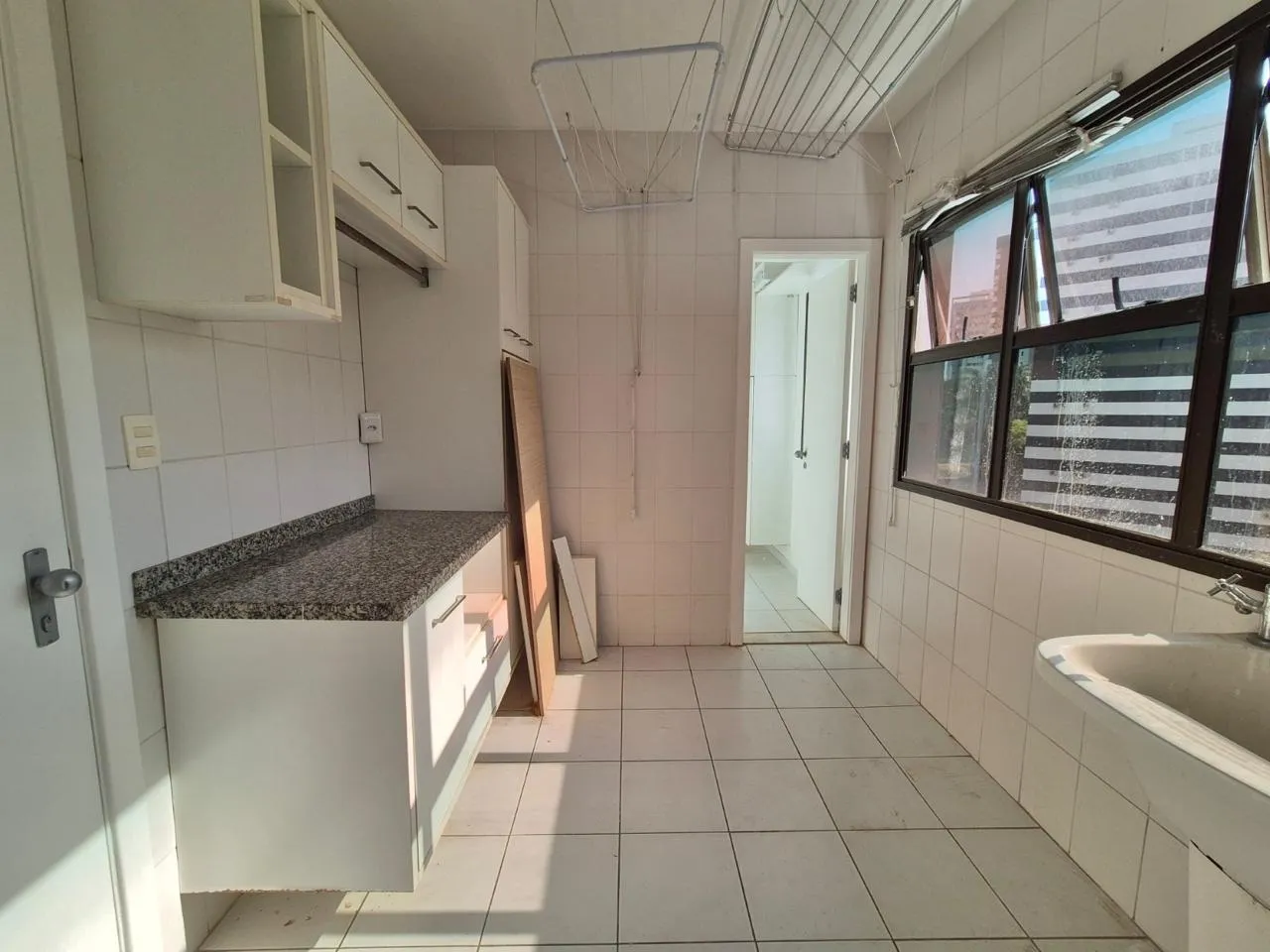 APARTAMENTO ALTO PADR&Atilde;O 4 QUARTOS 3 SU&Iacute;TES VARANDA PISCINA ACADEMIA &Agrave; VENDA NA PITUBA! Rua Ceará Salvador - 