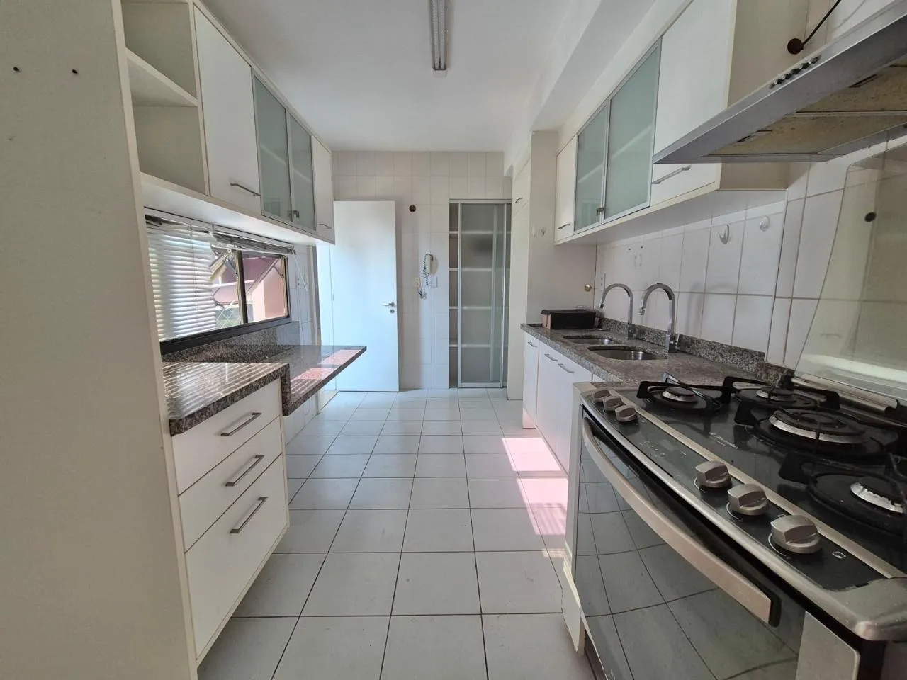 APARTAMENTO ALTO PADR&Atilde;O 4 QUARTOS 3 SU&Iacute;TES VARANDA PISCINA ACADEMIA &Agrave; VENDA NA PITUBA! Rua Ceará Salvador - 