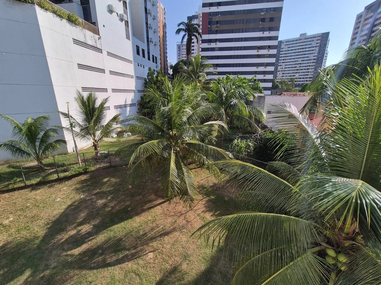 APARTAMENTO ALTO PADR&Atilde;O 4 QUARTOS 3 SU&Iacute;TES VARANDA PISCINA ACADEMIA &Agrave; VENDA NA PITUBA! Rua Ceará Salvador - 