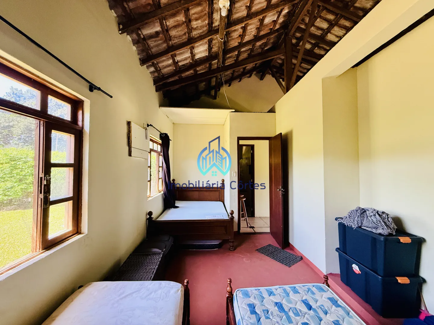 Vendendo casa com piscina, 906 m&sup2; de terreno por apenas 260 mil Rua Marquês de Montalvão Guapimirim - 