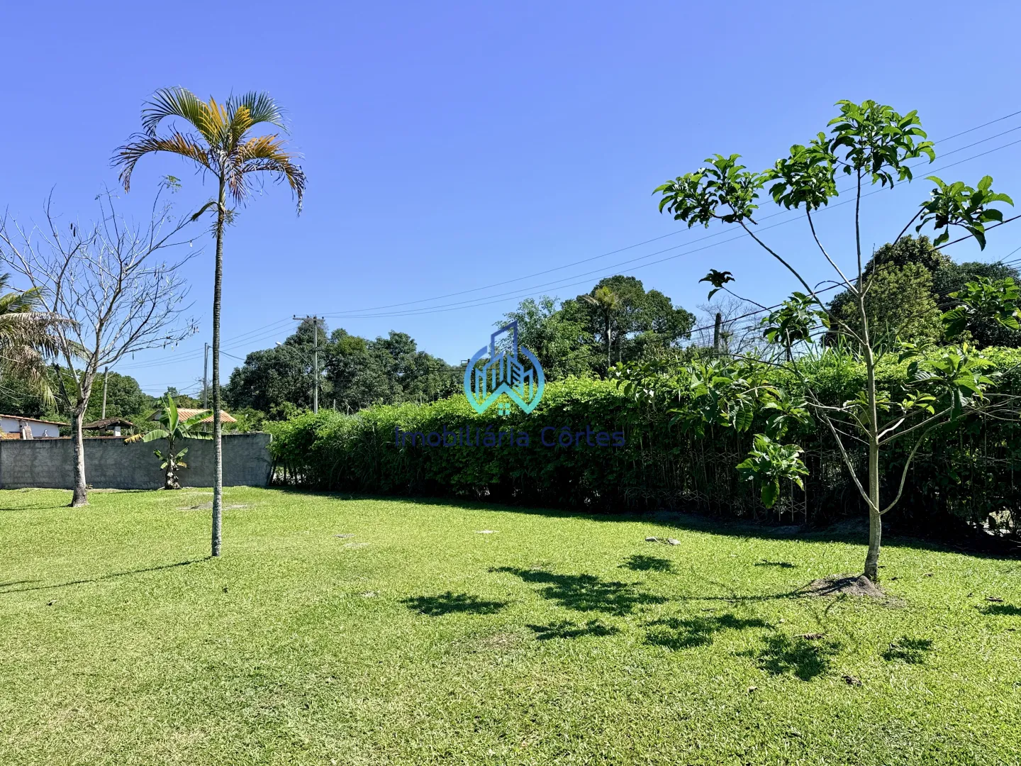 Vendendo casa com piscina, 906 m&sup2; de terreno por apenas 260 mil Rua Marquês de Montalvão Guapimirim - 