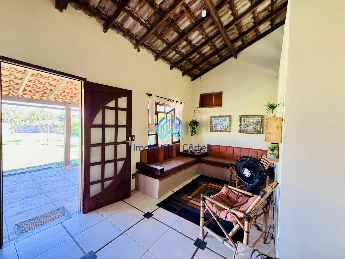 Vendendo casa com piscina, 906 m&sup2; de terreno por apenas 260 mil Rua Marquês de Montalvão Guapimirim - 