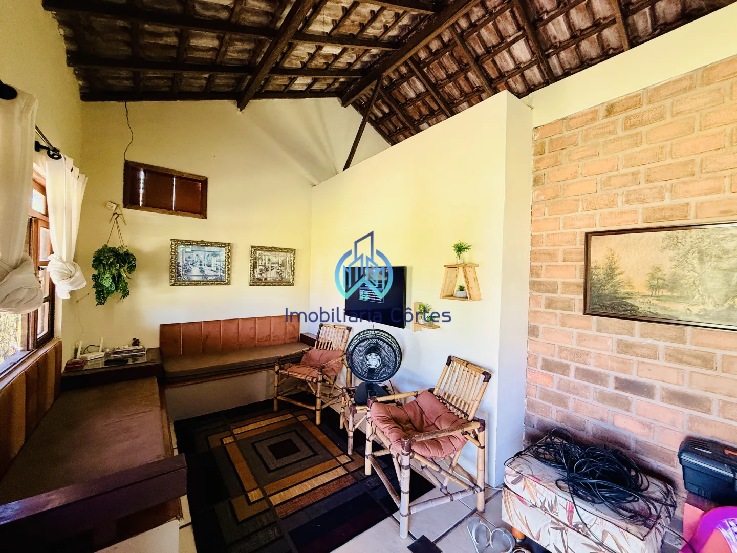 Vendendo casa com piscina, 906 m&sup2; de terreno por apenas 260 mil Rua Marquês de Montalvão Guapimirim - 