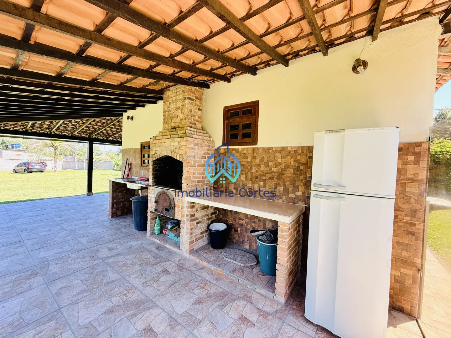 Vendendo casa com piscina, 906 m&sup2; de terreno por apenas 260 mil Rua Marquês de Montalvão Guapimirim - 