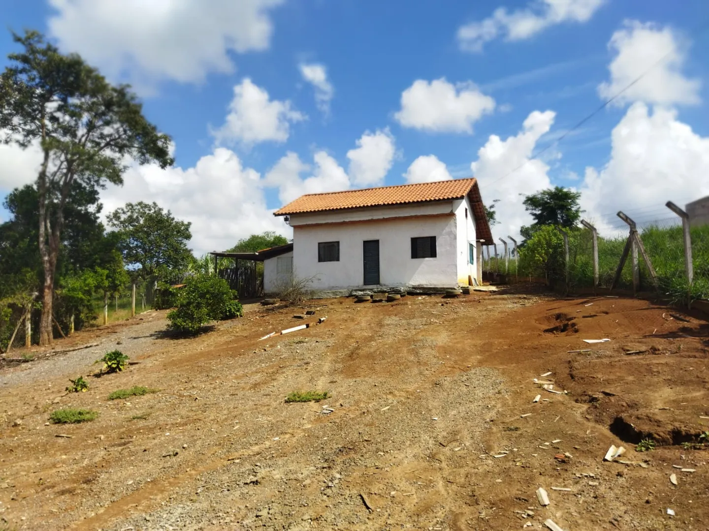 São 1.000 m2 de terreno com casa pequena — foto 6