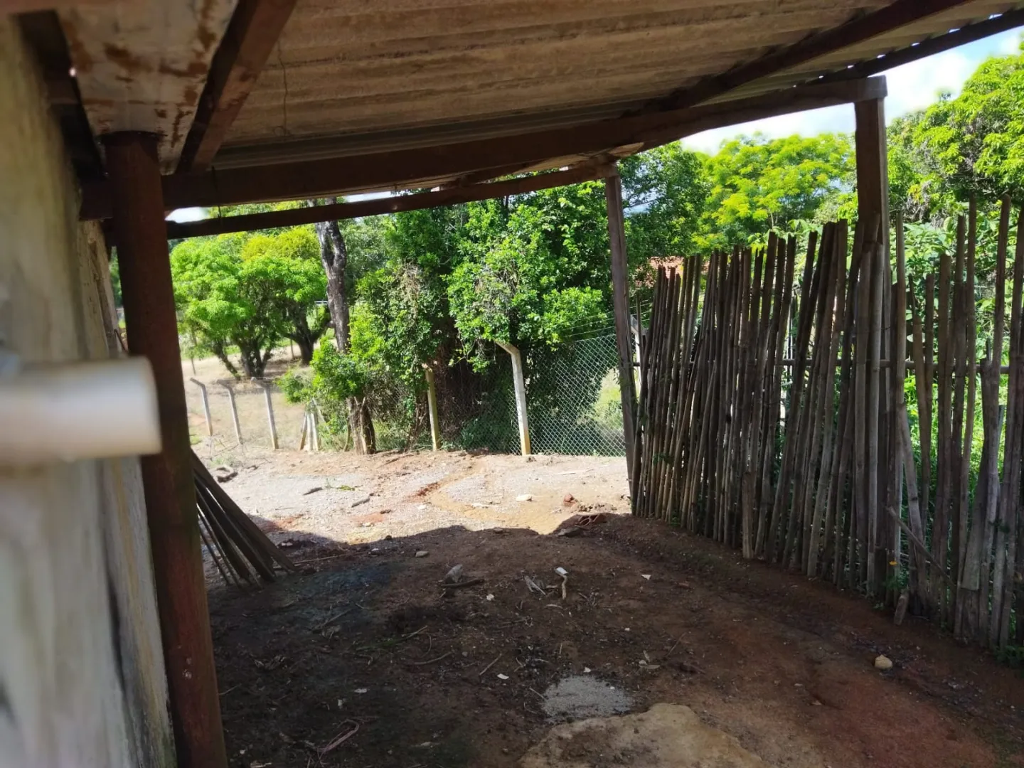 São 1.000 m2 de terreno com casa pequena — foto 14