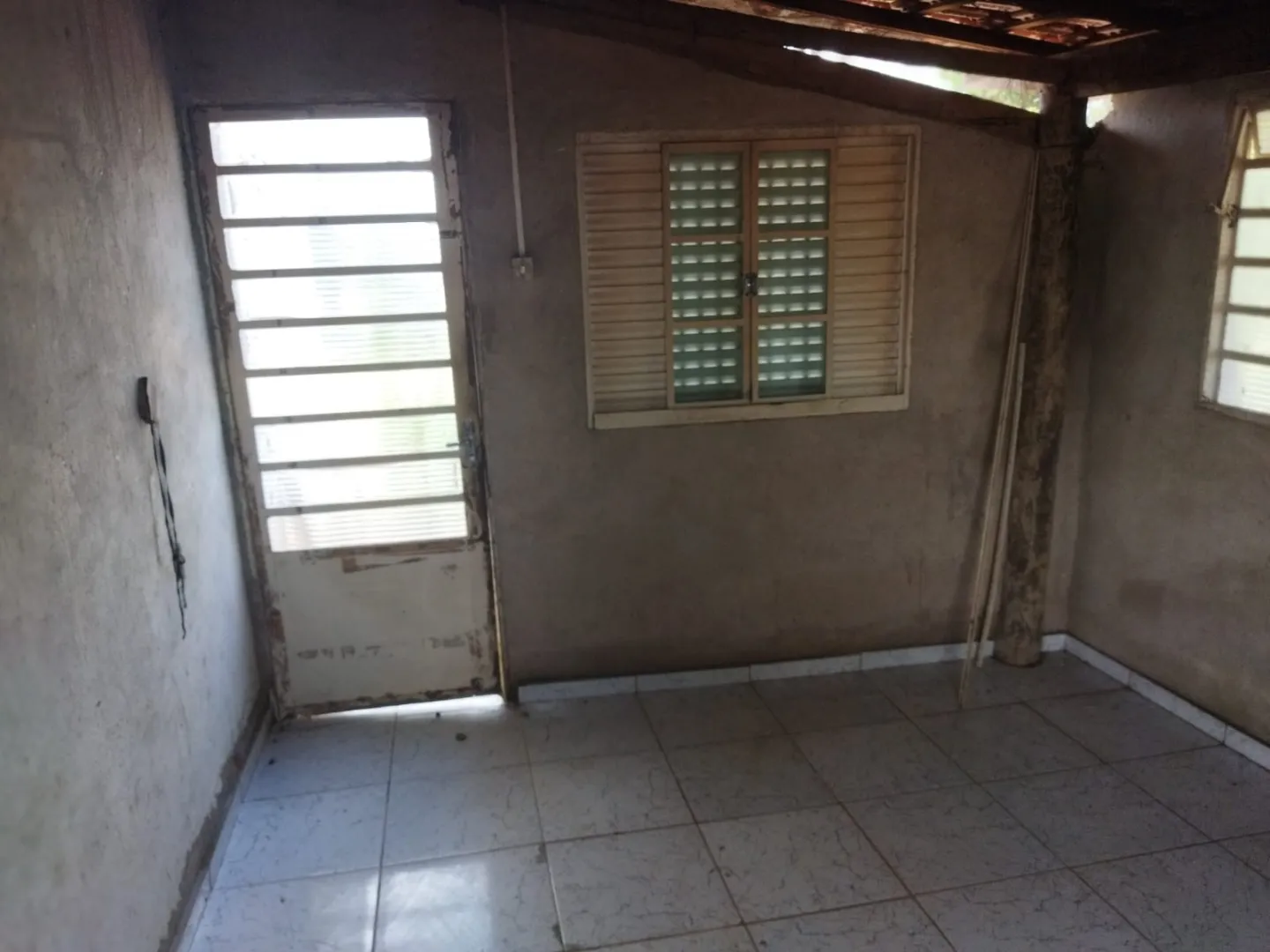 São 1.000 m2 de terreno com casa pequena — foto 13