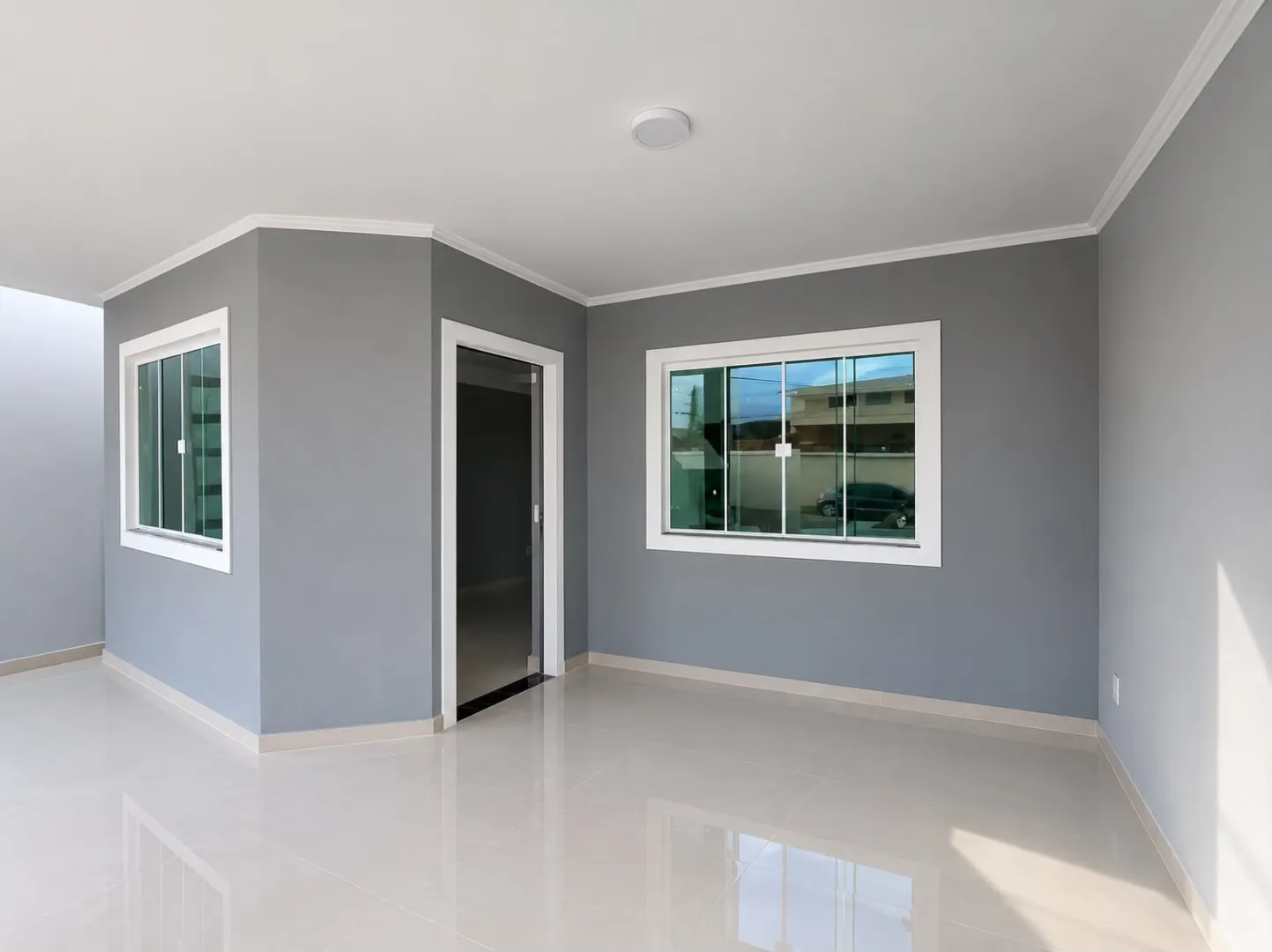 CASA COM ACABAMENTO DE ALTO PADRÃO — foto 3