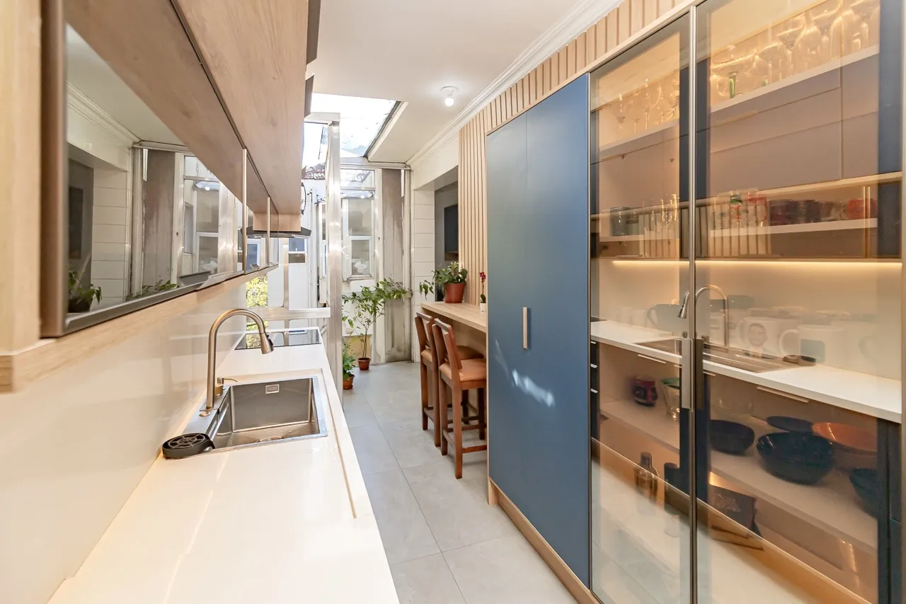 R$ 380.000 - OPORTUNIDADE - BELO APARTAMENTO - 82M2 - 2 DORM - VISTA Rua Coronel Bordini Porto Alegre - 