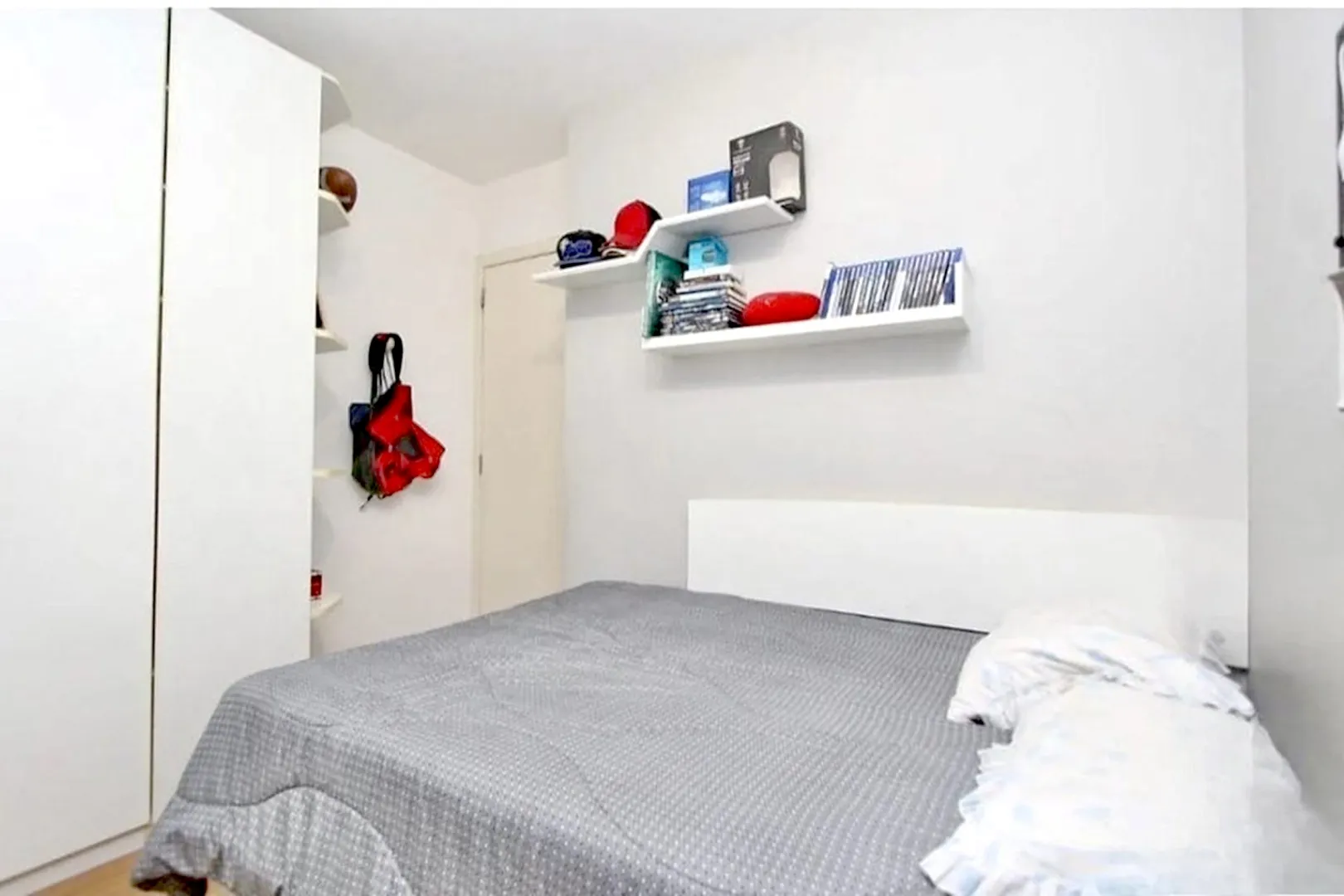 R$ 729.000 - LINDO APARTAMENTO - 95M2 - 3 DORM - SU&Iacute;TE COM SACADA - 2 VAGAS - INFRA Avenida Dom Cláudio José Gonçalves Ponce de Leão Porto Alegre - 