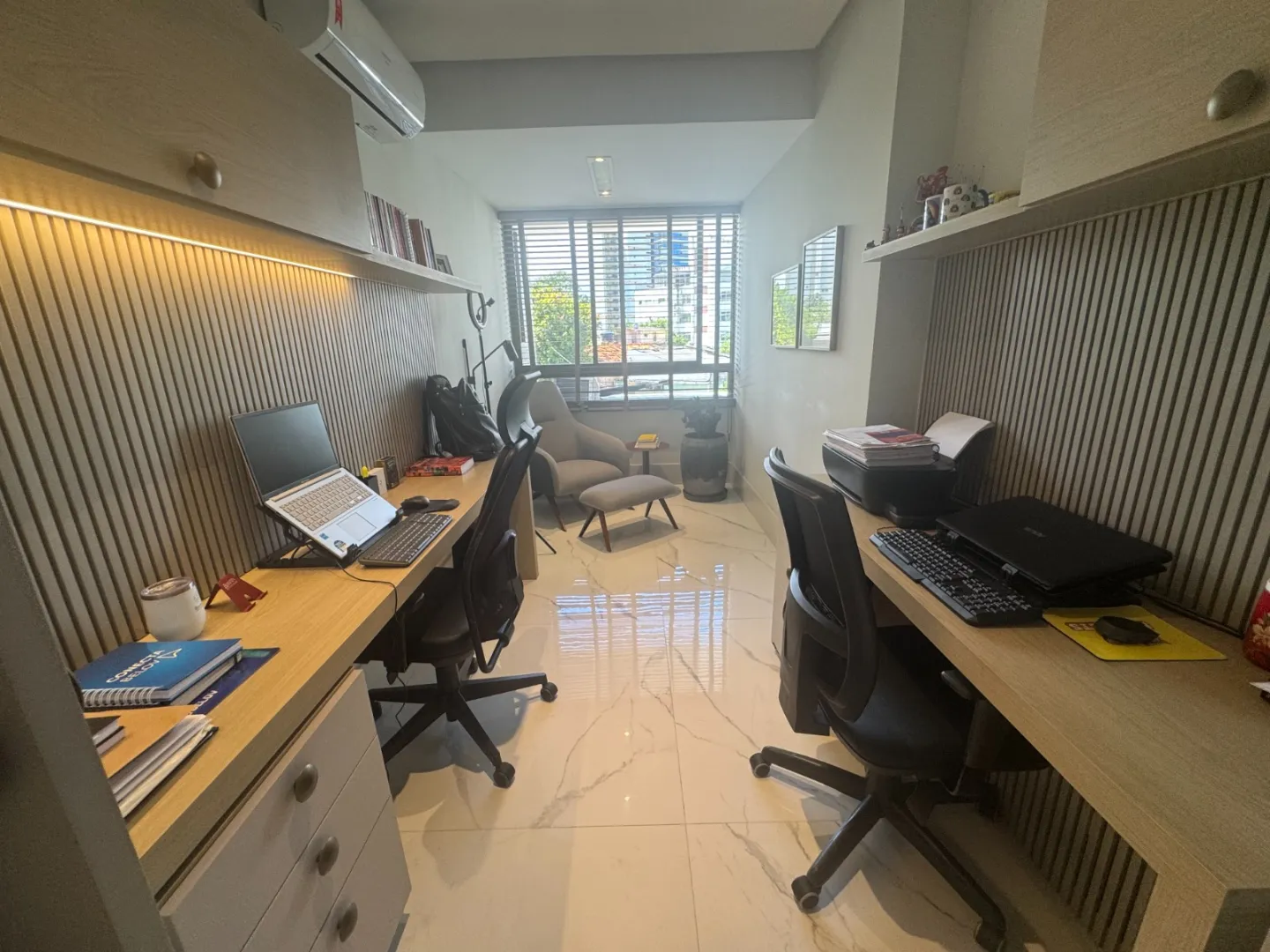 APARTAMENTO ALTO PADR&Atilde;O 4 SU&Iacute;TES LAVABO PISCINA ACADEMIA ELEVADOR 4 GARAGENS Rua Christiano Ottoni Salvador - 