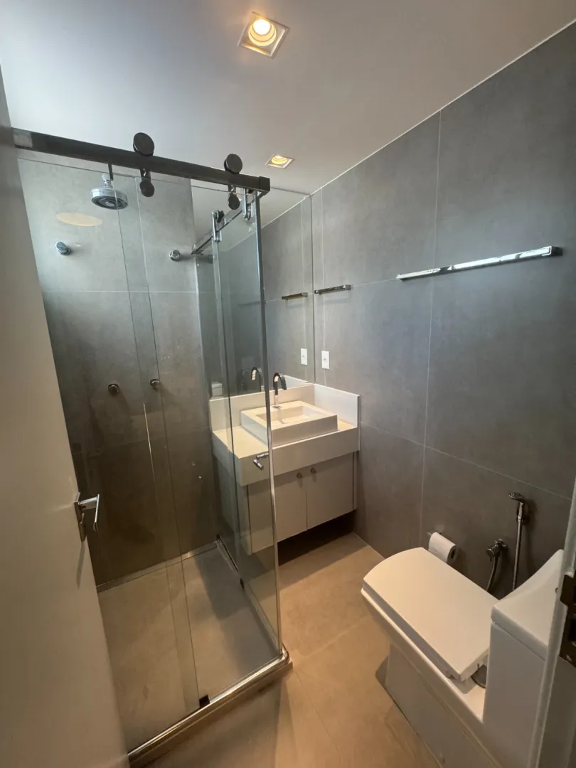 APARTAMENTO ALTO PADR&Atilde;O 4 SU&Iacute;TES LAVABO PISCINA ACADEMIA ELEVADOR 4 GARAGENS Rua Christiano Ottoni Salvador - 