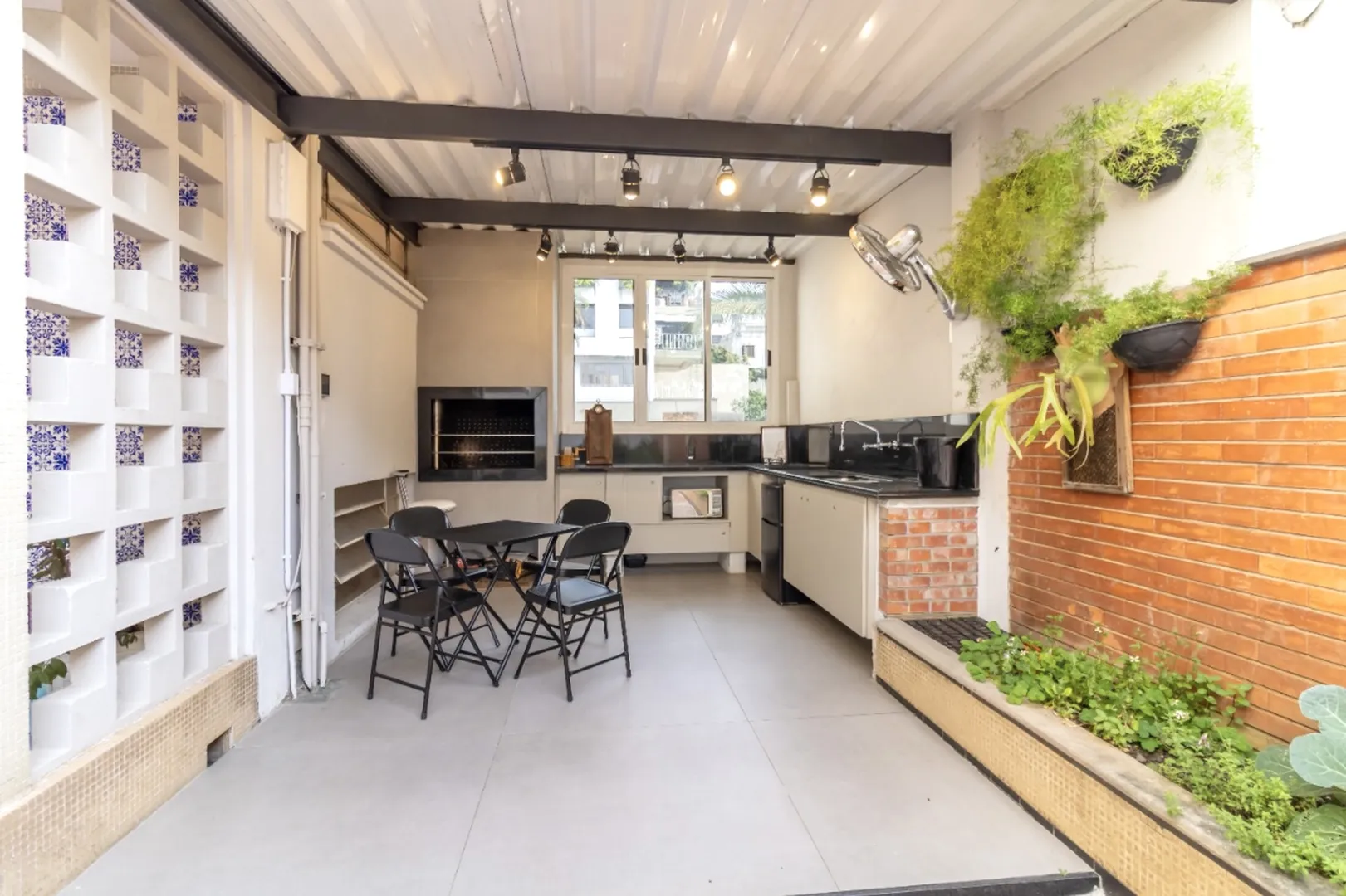 R$ 1.350.000 - INCR&Iacute;VEL APARTAMENTO GARDEN - 171M2 - 3 DORM - 2 SU&Iacute;TES - VISTA - 1 VAGA Rua Quintino Bocaiúva Porto Alegre - 