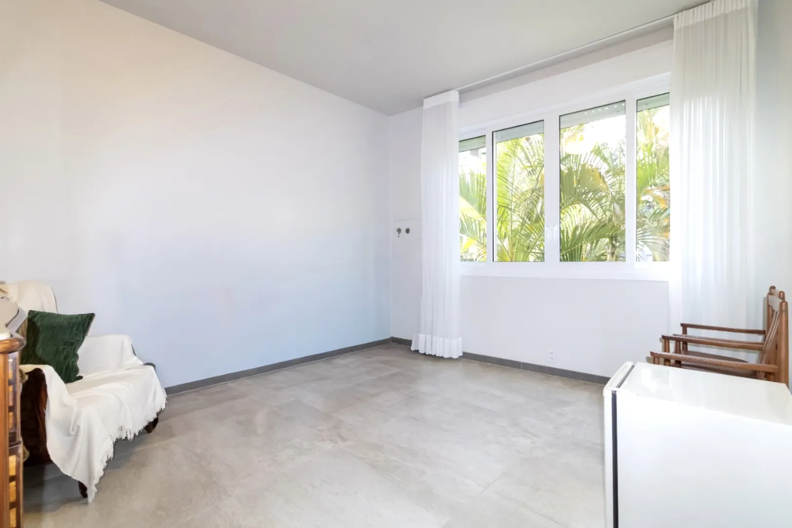 R$ 1.350.000 - INCR&Iacute;VEL APARTAMENTO GARDEN - 171M2 - 3 DORM - 2 SU&Iacute;TES - VISTA - 1 VAGA Rua Quintino Bocaiúva Porto Alegre - 