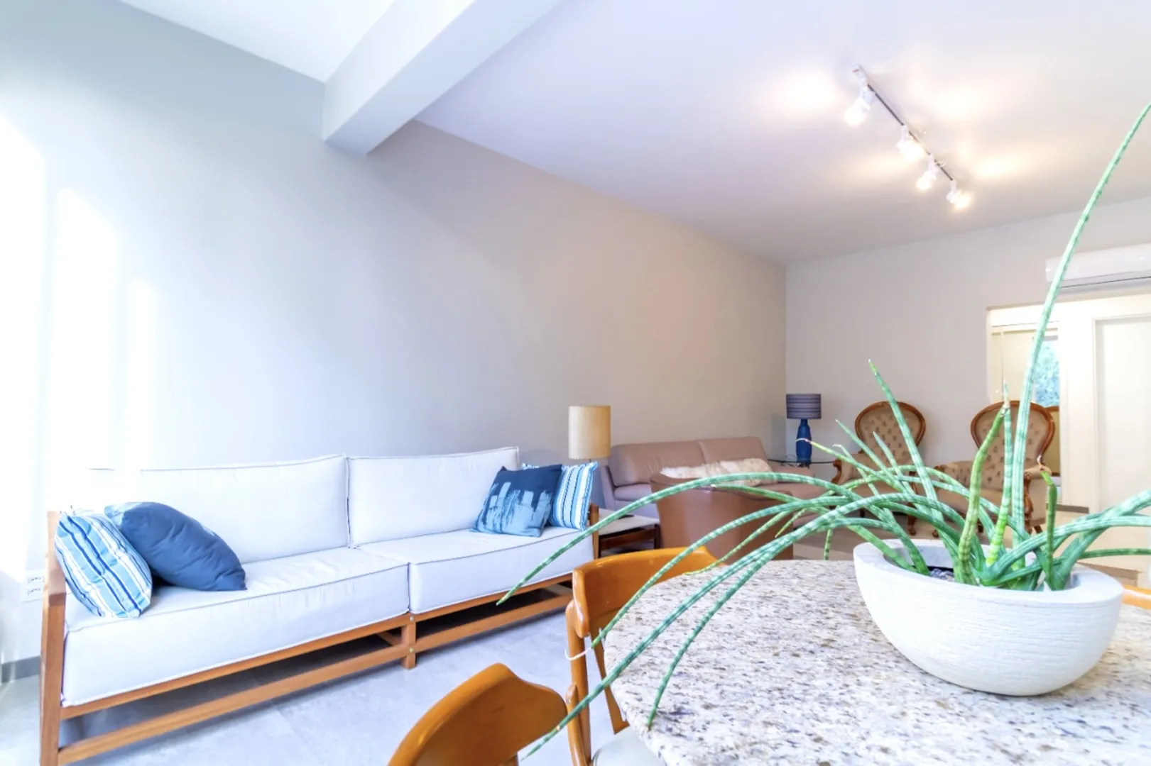 R$ 1.350.000 - INCR&Iacute;VEL APARTAMENTO GARDEN - 171M2 - 3 DORM - 2 SU&Iacute;TES - VISTA - 1 VAGA Rua Quintino Bocaiúva Porto Alegre - 