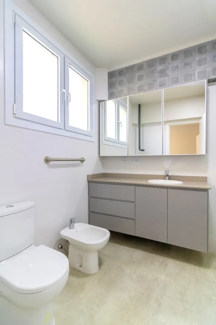 R$ 1.350.000 - INCR&Iacute;VEL APARTAMENTO GARDEN - 171M2 - 3 DORM - 2 SU&Iacute;TES - VISTA - 1 VAGA Rua Quintino Bocaiúva Porto Alegre - 