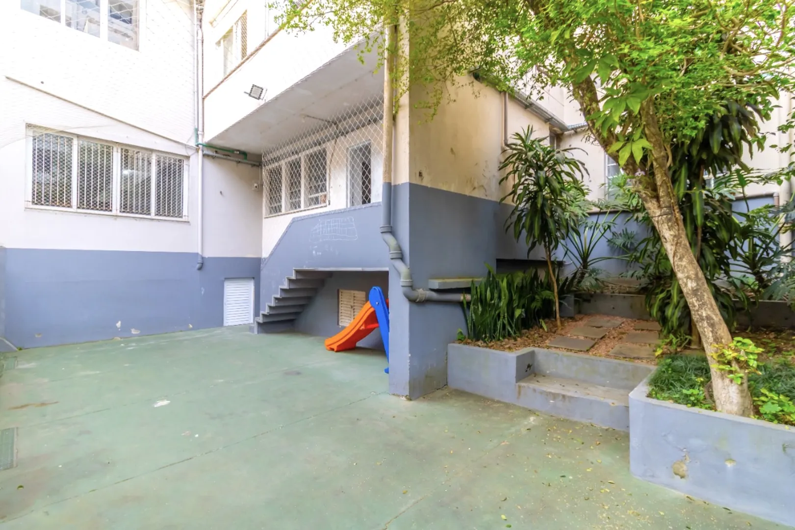R$ 1.350.000 - INCR&Iacute;VEL APARTAMENTO GARDEN - 171M2 - 3 DORM - 2 SU&Iacute;TES - VISTA - 1 VAGA Rua Quintino Bocaiúva Porto Alegre - 