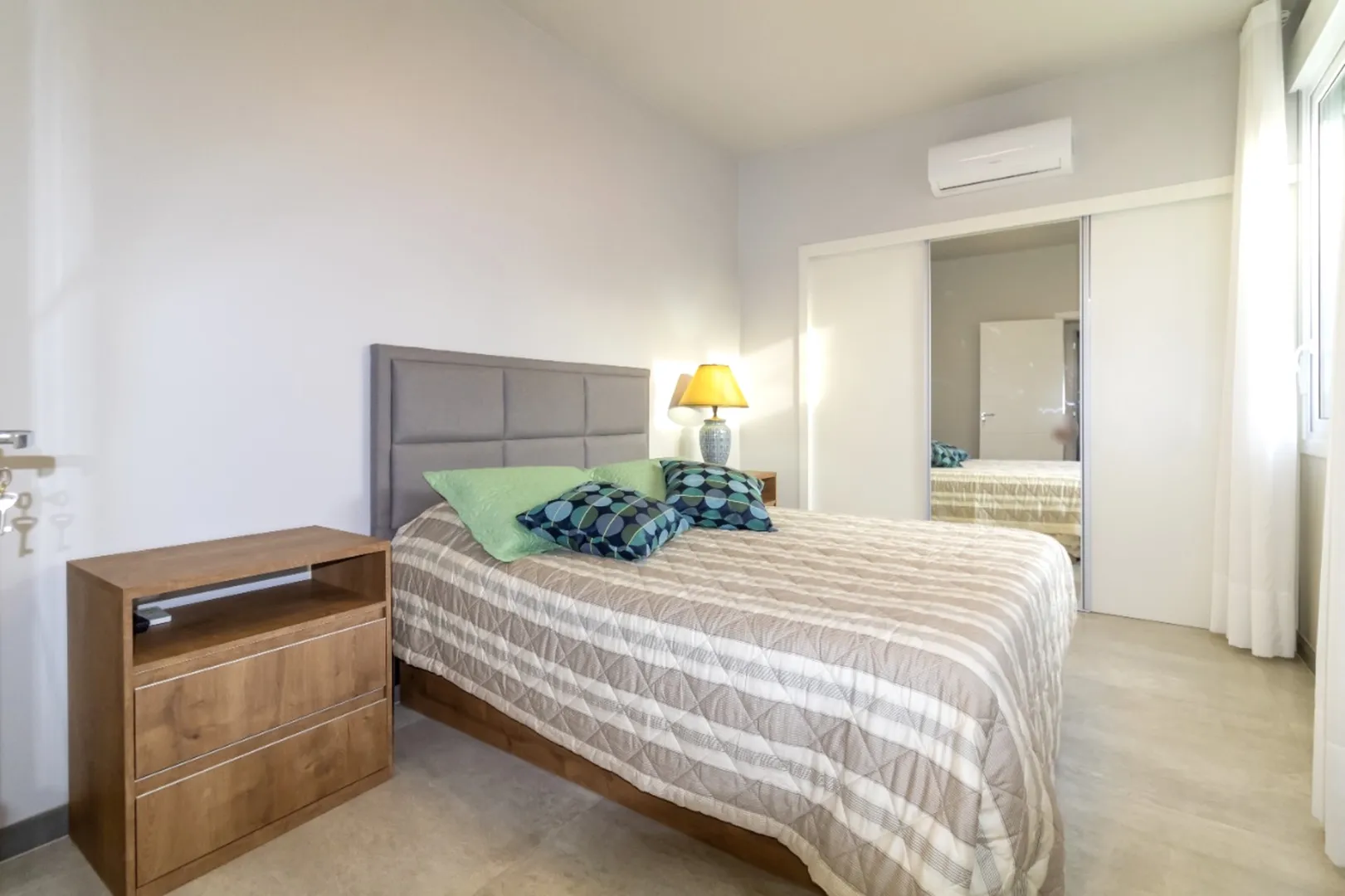 R$ 1.350.000 - INCR&Iacute;VEL APARTAMENTO GARDEN - 171M2 - 3 DORM - 2 SU&Iacute;TES - VISTA - 1 VAGA Rua Quintino Bocaiúva Porto Alegre - 