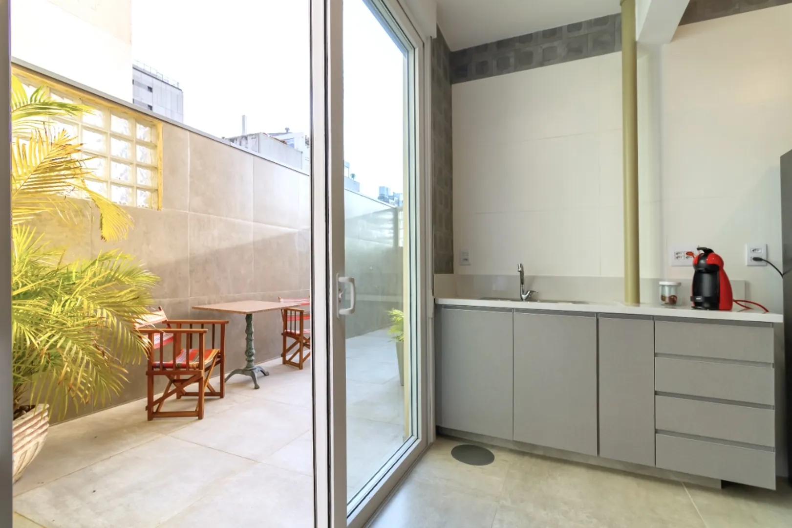 R$ 1.350.000 - INCR&Iacute;VEL APARTAMENTO GARDEN - 171M2 - 3 DORM - 2 SU&Iacute;TES - VISTA - 1 VAGA Rua Quintino Bocaiúva Porto Alegre - 