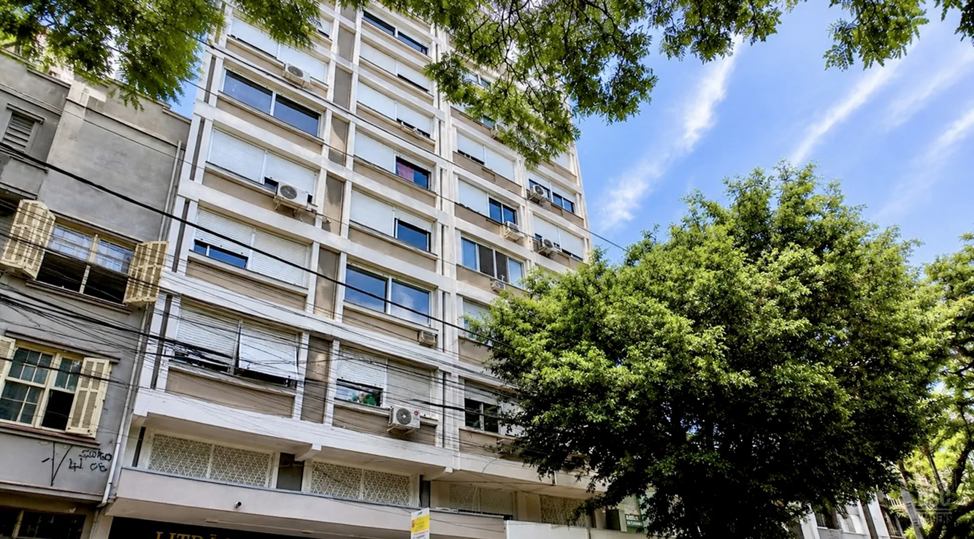 R$ 220.000 - STUDIO - MOBILIADO - EQUIPADO - 32M2 - 1 DORM - 2 ELEVADORES Rua da República Porto Alegre - 