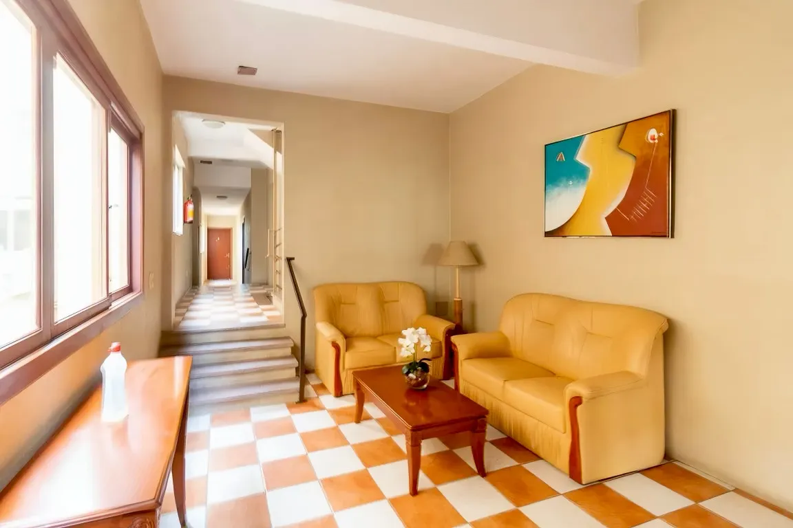 R$ 549.000 - &Oacute;TIMO APARTAMENTO GARDEN - REFORMADO - 89M2 - 2 DORM - 1 VAGA Rua Barão do Amazonas Porto Alegre - 
