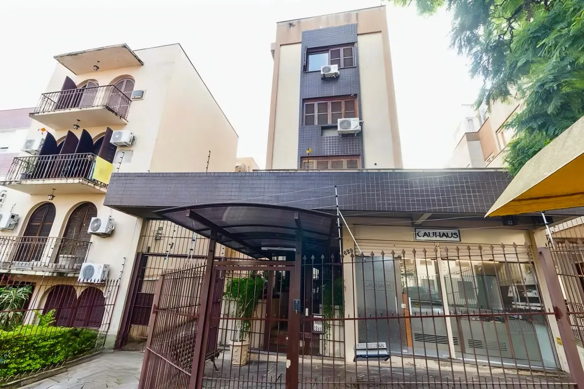 R$ 549.000 - &Oacute;TIMO APARTAMENTO GARDEN - REFORMADO - 89M2 - 2 DORM - 1 VAGA Rua Barão do Amazonas Porto Alegre - 