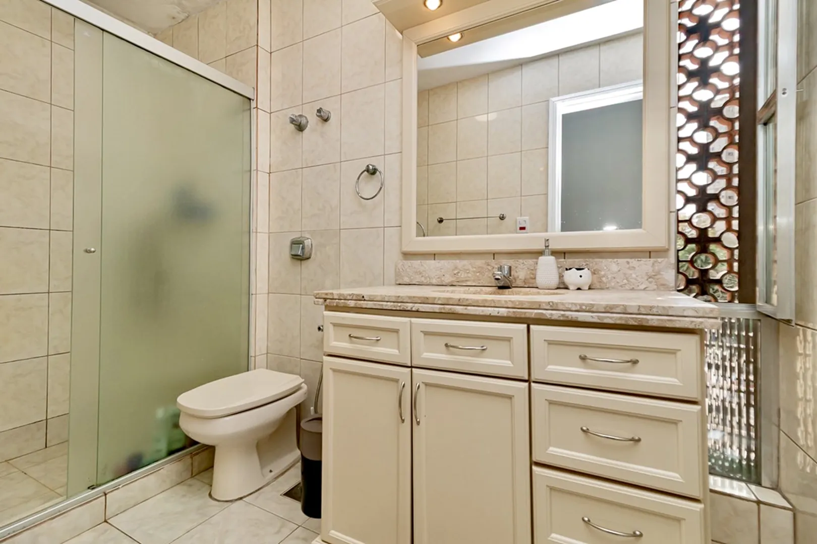 R$ 599.000 - LINDO APARTAMENTO - ANDAR ALTO - 121M2 - 3 DORM - SU&Iacute;TE - VISTA - 1 VAGA Rua Duque de Caxias Porto Alegre - 