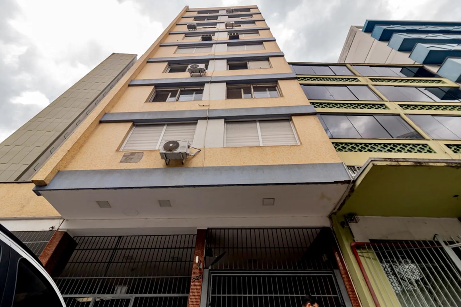 R$ 599.000 - LINDO APARTAMENTO - ANDAR ALTO - 121M2 - 3 DORM - SU&Iacute;TE - VISTA - 1 VAGA Rua Duque de Caxias Porto Alegre - 