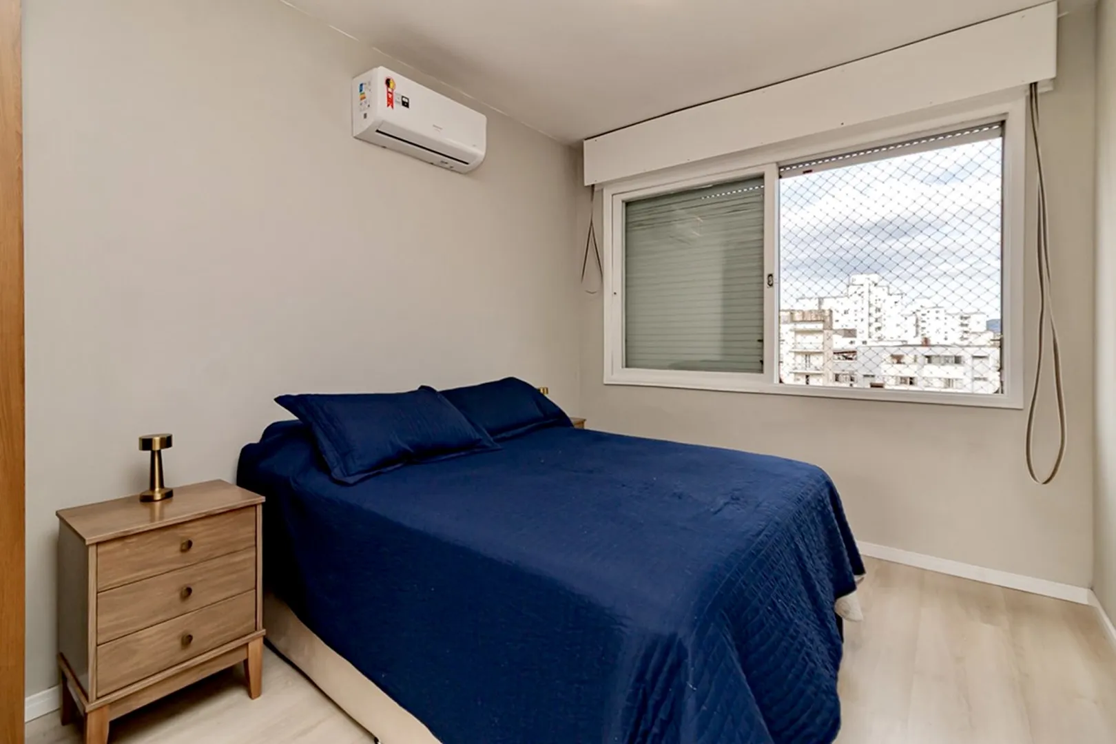 R$ 599.000 - LINDO APARTAMENTO - ANDAR ALTO - 121M2 - 3 DORM - SU&Iacute;TE - VISTA - 1 VAGA Rua Duque de Caxias Porto Alegre - 