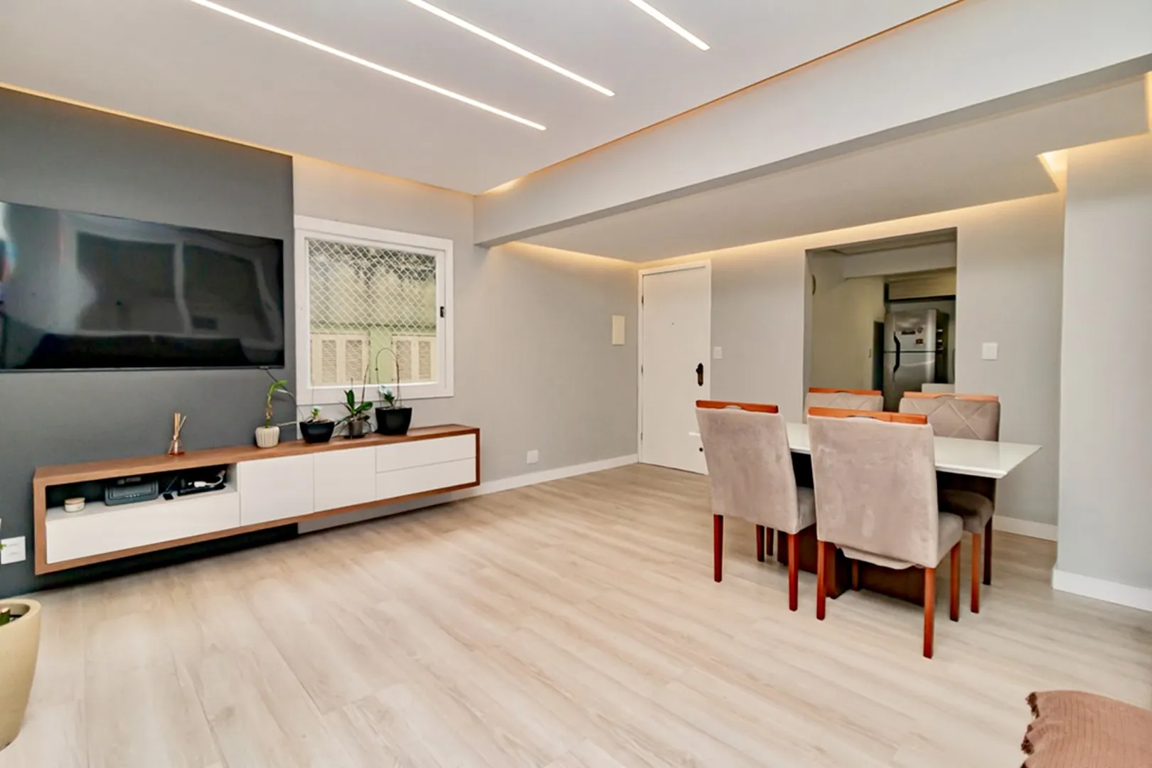 R$ 599.000 - LINDO APARTAMENTO - ANDAR ALTO - 121M2 - 3 DORM - SU&Iacute;TE - VISTA - 1 VAGA Rua Duque de Caxias Porto Alegre - 