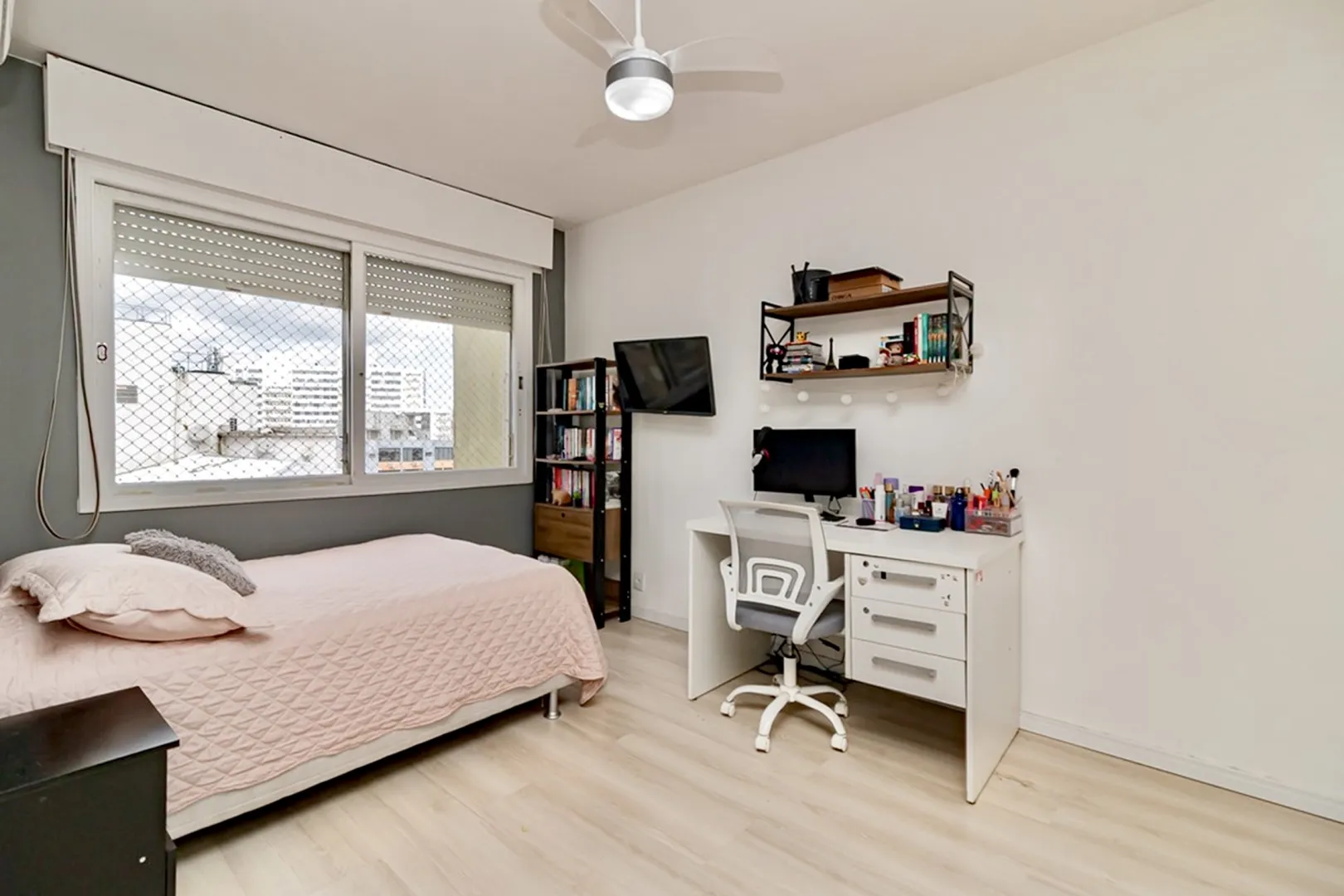 R$ 599.000 - LINDO APARTAMENTO - ANDAR ALTO - 121M2 - 3 DORM - SU&Iacute;TE - VISTA - 1 VAGA Rua Duque de Caxias Porto Alegre - 