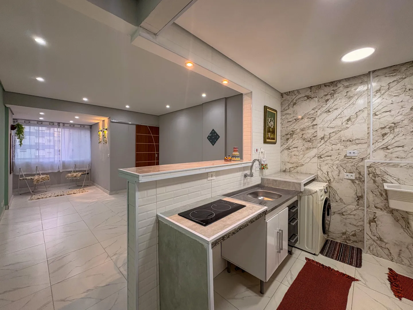 Living reformado com garagem na Ponta da Praia &ndash; 34 m&sup2;, portaria 24h e pr&oacute;ximo &agrave; praia Avenida Doutor Epitácio Pessoa Santos - 
