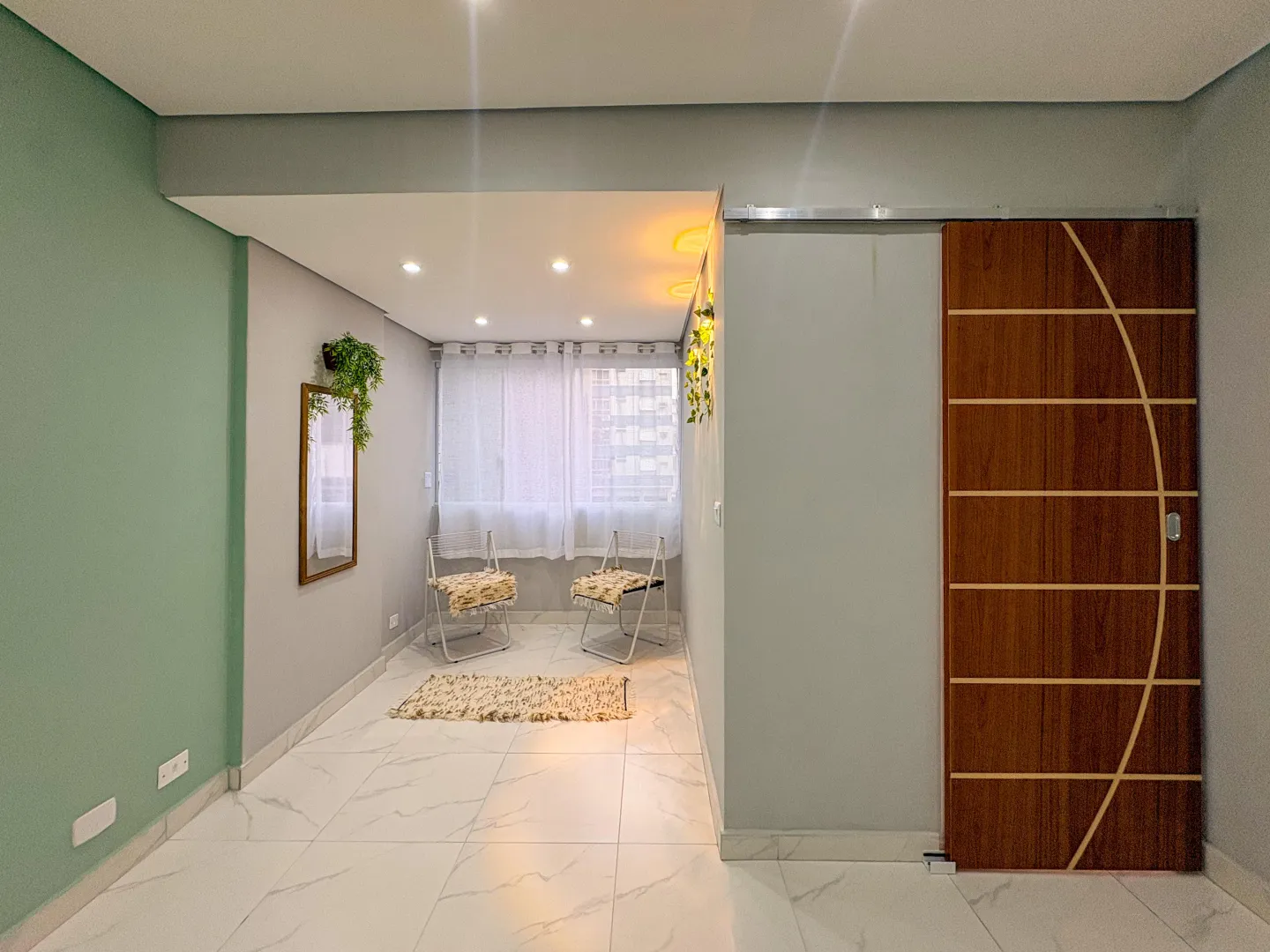 Living reformado com garagem na Ponta da Praia &ndash; 34 m&sup2;, portaria 24h e pr&oacute;ximo &agrave; praia Avenida Doutor Epitácio Pessoa Santos - 