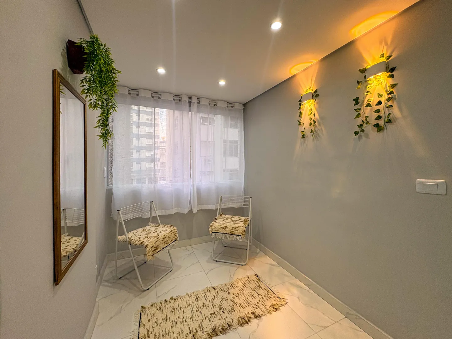 Living reformado com garagem na Ponta da Praia &ndash; 34 m&sup2;, portaria 24h e pr&oacute;ximo &agrave; praia Avenida Doutor Epitácio Pessoa Santos - 
