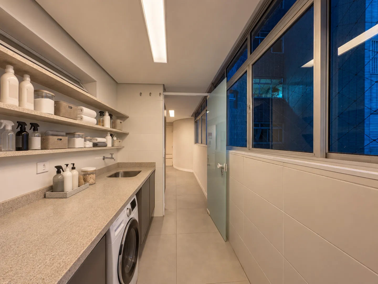 Apartamento de alto padr&atilde;o com 223 m&sup2;, 3 su&iacute;tes e projeto moderno na Vila Rica Rua Eloy Fernandes Santos - 