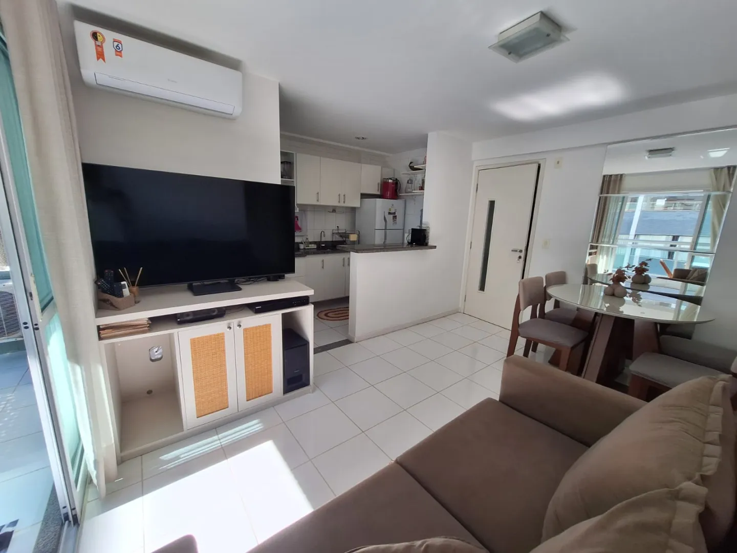 APARTAMENTO QUARTO E SALA VARANDA NASCENTE PISCINA ACADEMIA ELEVADOR &Agrave; VENDA NA BARRA! Rua Marquês de Caravelas Salvador - 