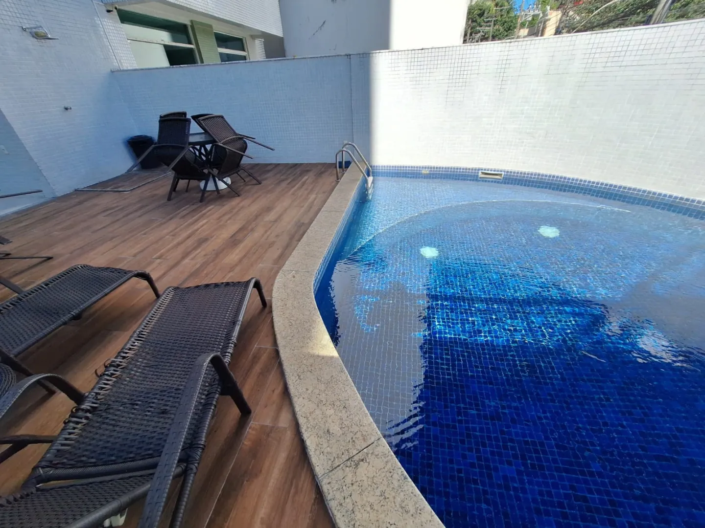 APARTAMENTO QUARTO E SALA VARANDA NASCENTE PISCINA ACADEMIA ELEVADOR &Agrave; VENDA NA BARRA! Rua Marquês de Caravelas Salvador - 